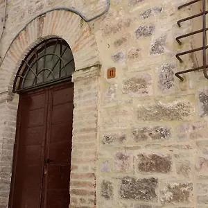 Calocci 2*, Asís Italia